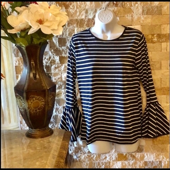 ❤️SOLD❤️Trendy striped top - Picture 4 of 4